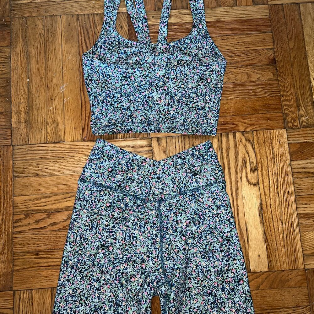 Workout Set bra/shorts Sage Collective szXS